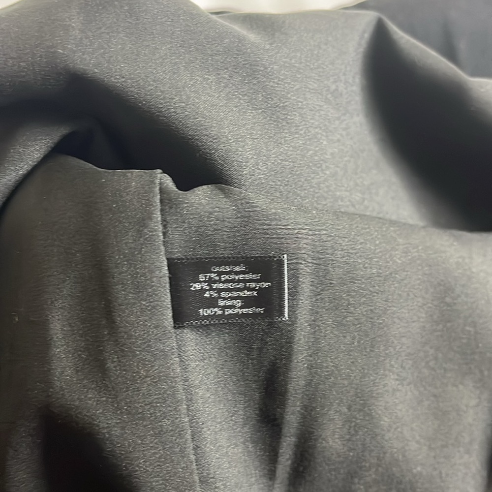 ⭐️ The Limited Black Collection black skirt- size 2 - Picture 4 of 4